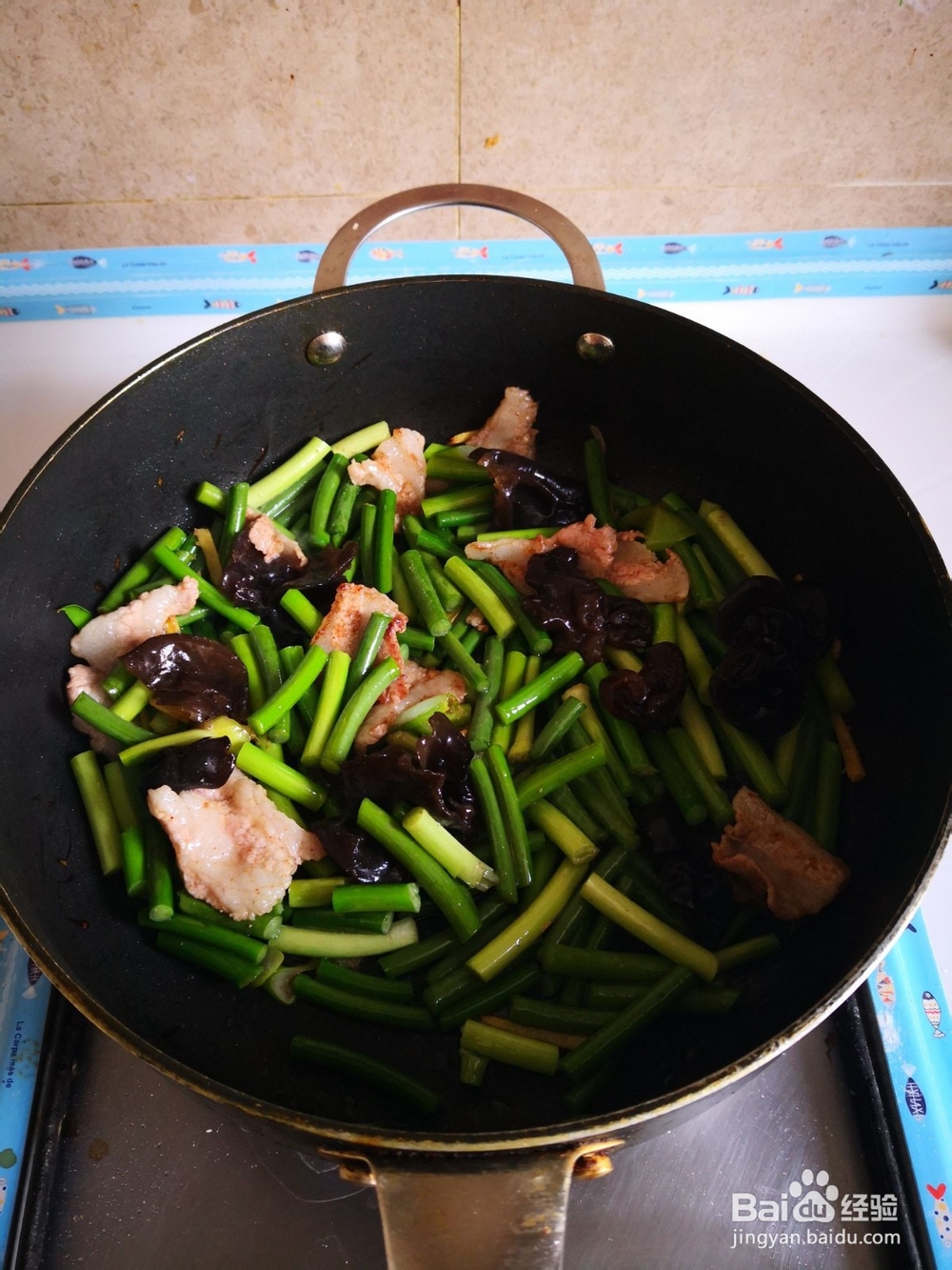 如何制作蒜苔炒木耳