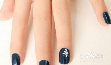 美甲教程:如何打造雪花美甲