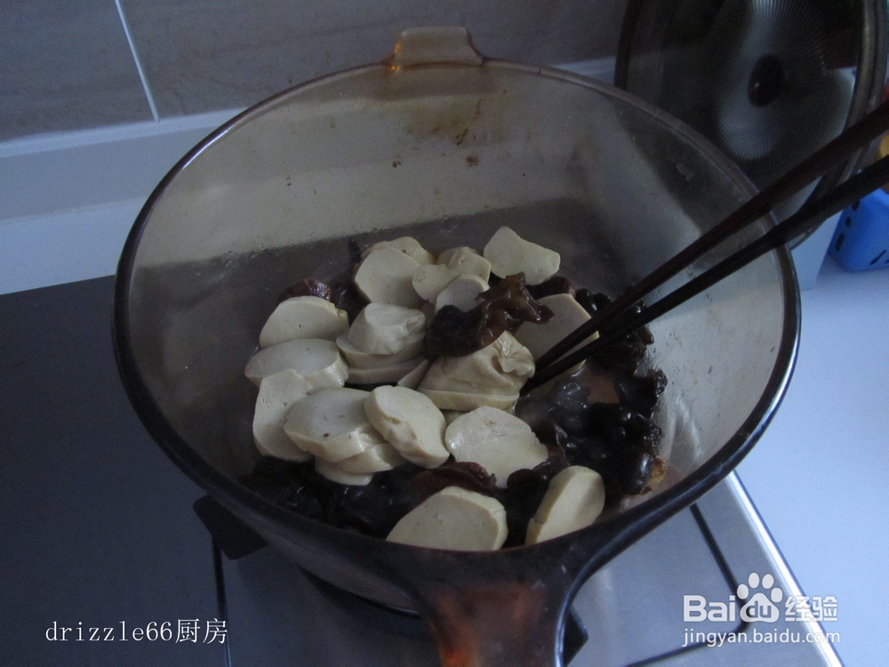 小素鸡烧香菇木耳的做法