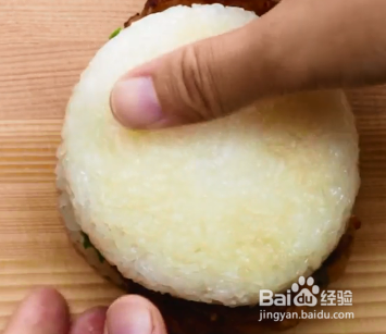日式炸鸡米饭汉堡