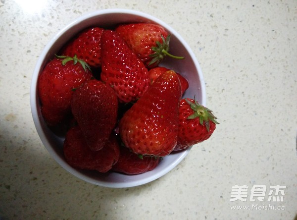 草莓奶昔的做法