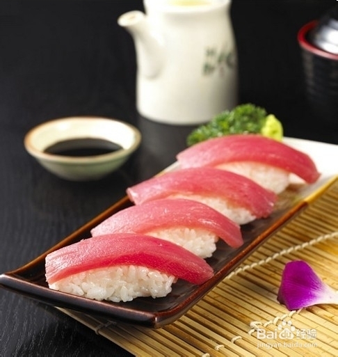 吃鱼瘦身又美胸 营养食谱学起来