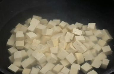 如何做美味的韭菜烧豆腐
