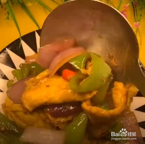 如何制作圆葱炒蛋？