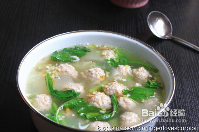 碧绿清爽的冬瓜丸子汤