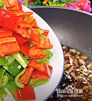 如何制作一道青椒炒鸡蛋
