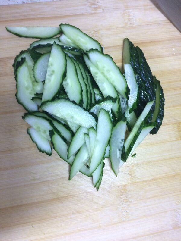 黄瓜炒肉的做法