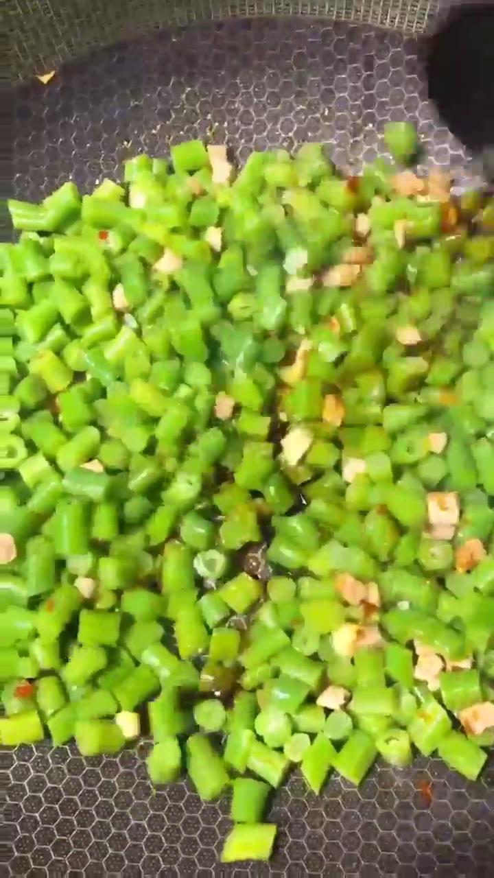 豆角炒肉怎么做？