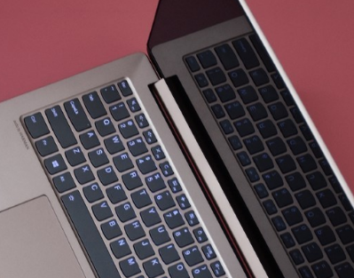 联想小新air14的耳机孔在哪里