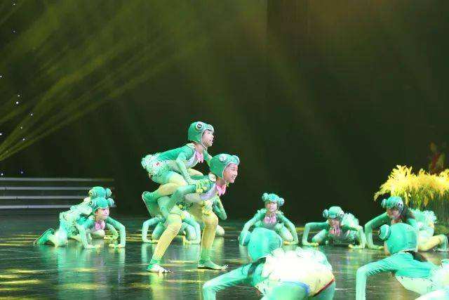 小跳蛙幼儿园舞蹈有几种