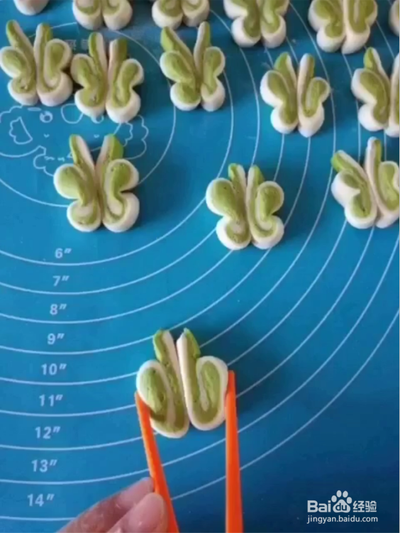 如何蒸出好看的蝴蝶花卷