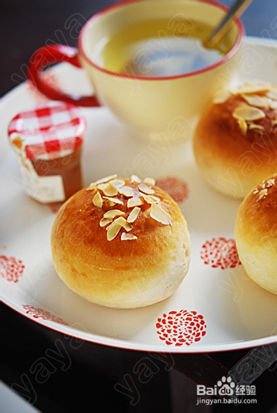 杏仁小餐包怎么做？杏仁小餐包的做法