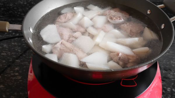 萝卜枸杞筒骨汤