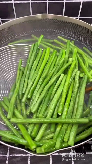 如何制作酥脆好吃的炸长豆角？