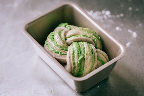 黑米斑斓奶酥面包