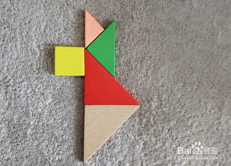 用七巧板怎样拼一只竖尾巴站着的狗？