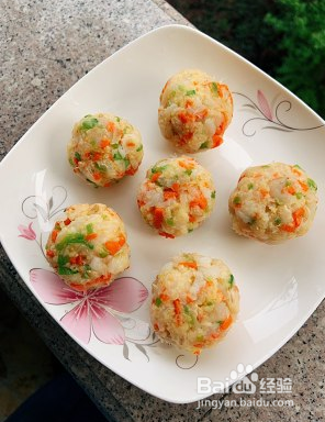 鳕鱼杂粮小饭团