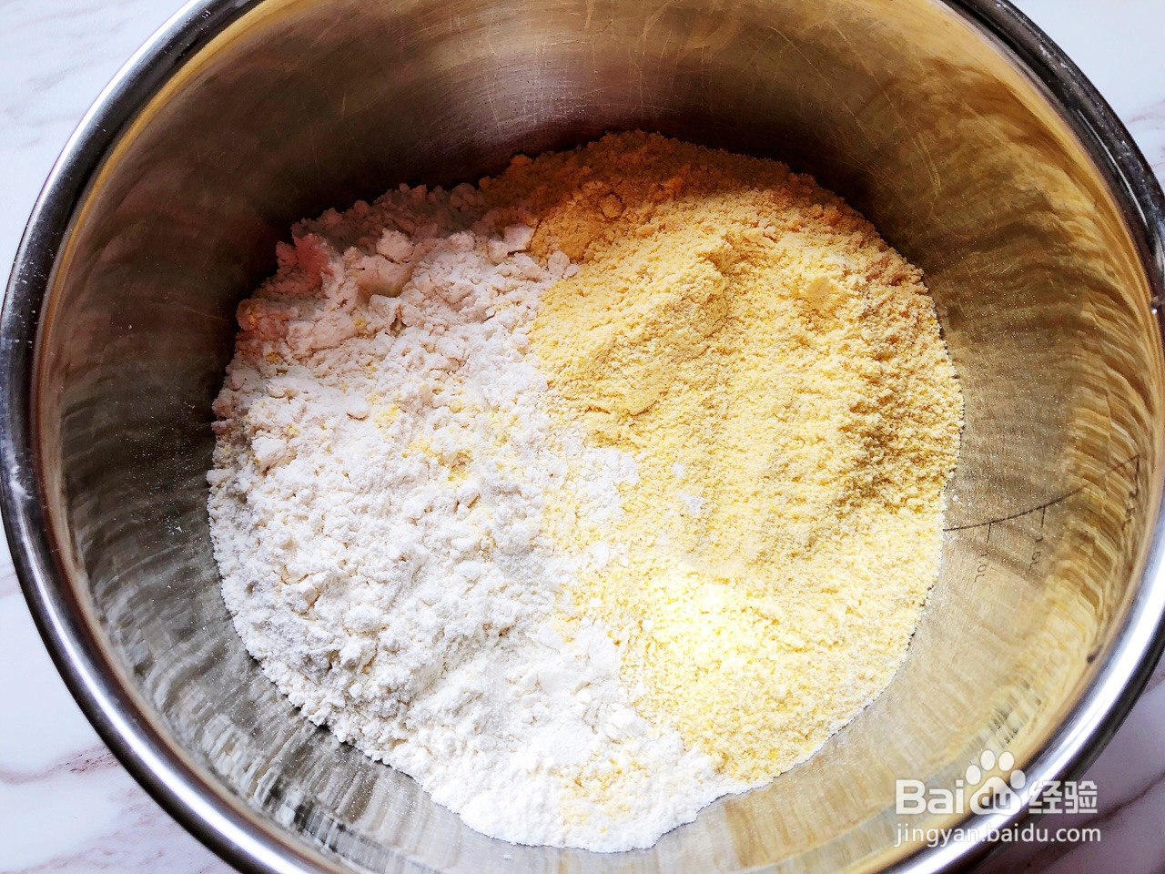 奶香玉米面饼的做法