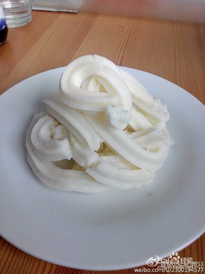 如何在家自己做出美味:自制蓝莓山药冰激凌