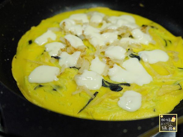 奶酪带子黄瓜烘蛋饼