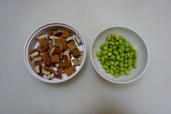 豆米鸡丁炒香干