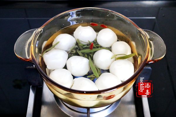 西湖莼菜鱼圆汤