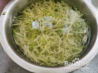炝拌白萝卜丝