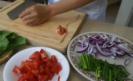 鸡蛋素炒面的做法