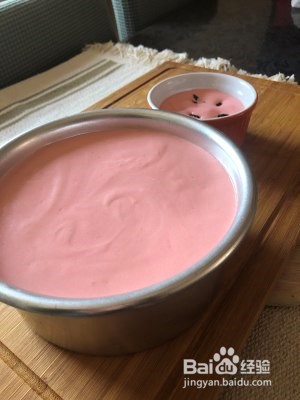 制作草莓蛋糕和草莓冰淇淋怎么做