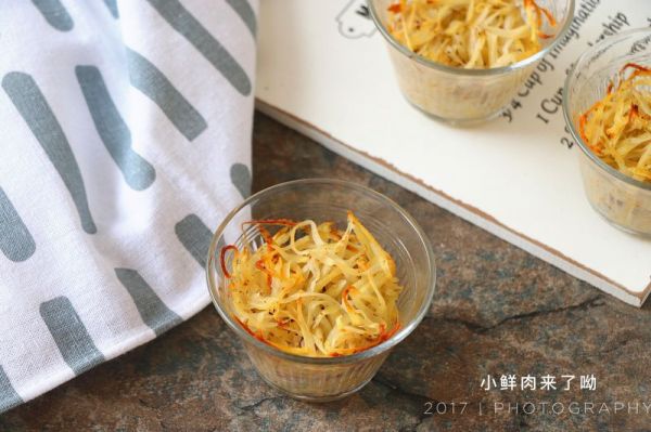 黑胡椒香肠烤土豆丝