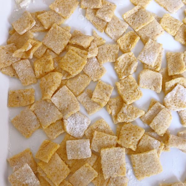 人气零食小米锅巴