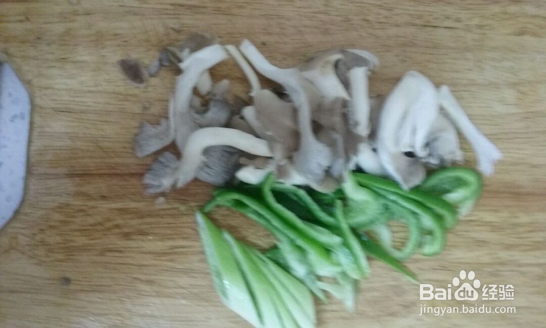 海鲜培根炒意面的做法