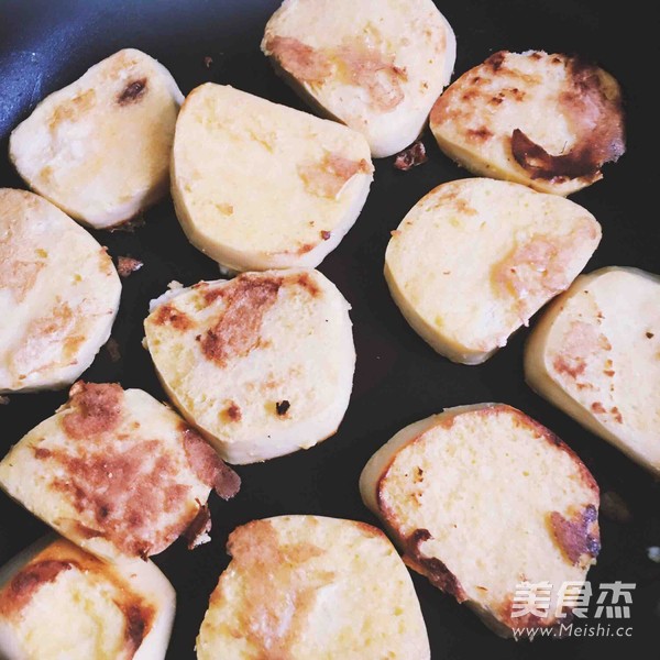 鸡蛋煎馒头的做法