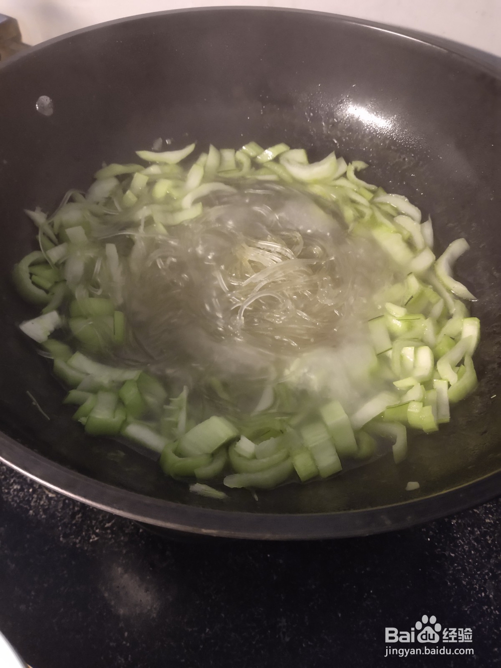 青菜杆炒红薯粉条