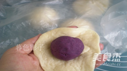 紫薯馅花面包