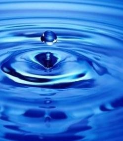 冬季如何避免嘴唇干燥起皮？