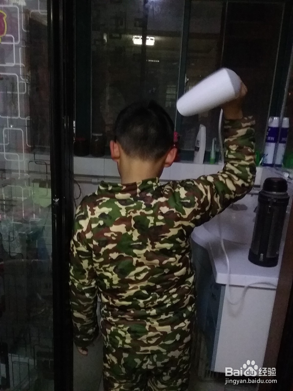 如何在家里给孩子舒服地洗头发