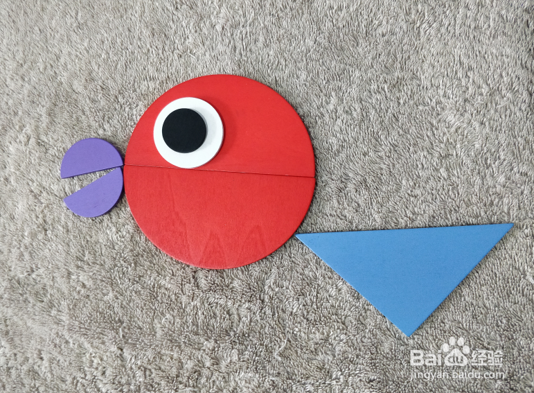 含四个半圆形的鸟儿用蒙氏积木怎样拼？