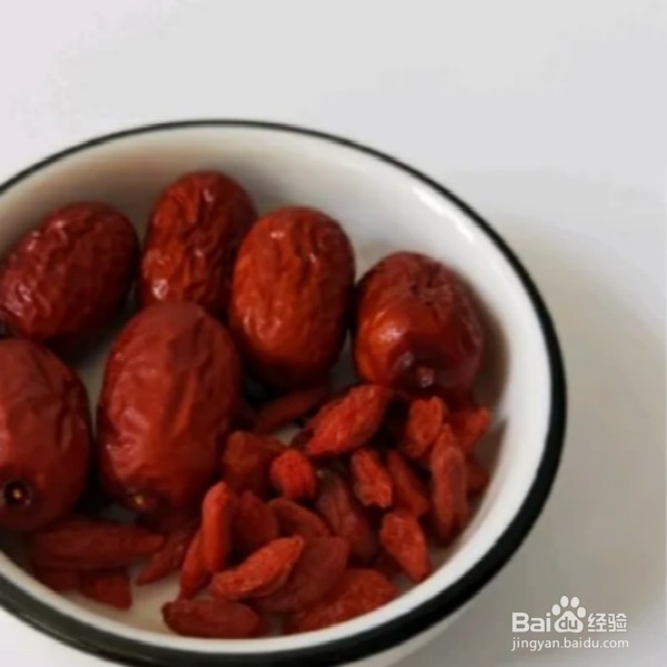 龙眼枸杞粥怎样熬制？