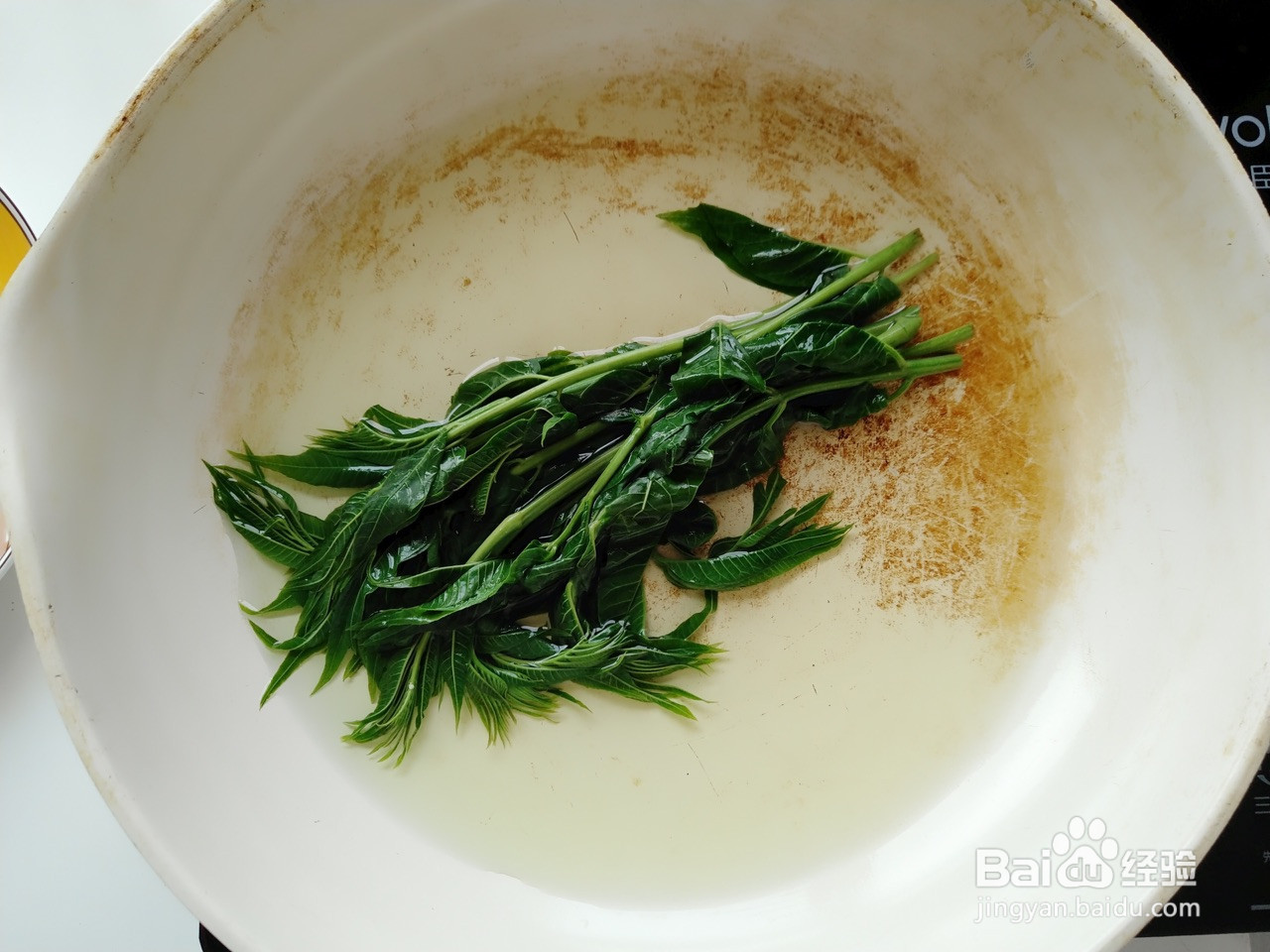 香椿炒鸡蛋的做法