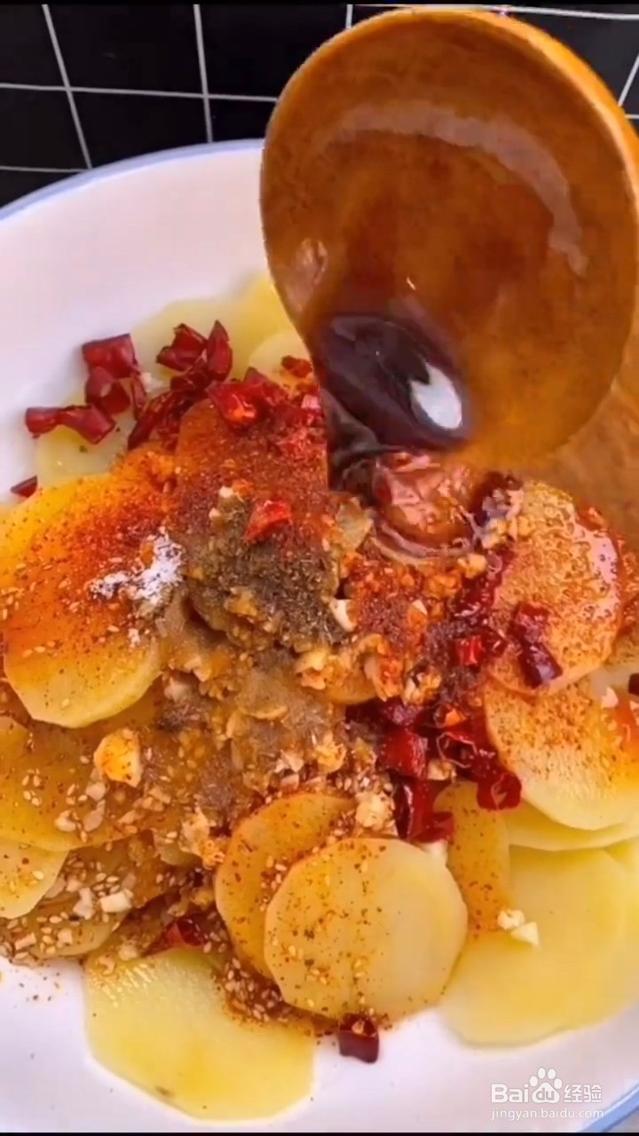 如何制作香辣凉拌土豆片