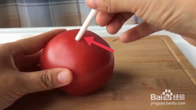 怎么用筷子给番茄去皮？（番茄快速去皮方法）[图]