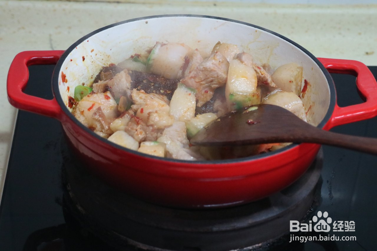 土豆红烧肉的做法