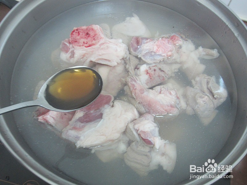 香菇炖猪碲如何做