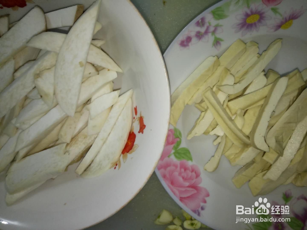 香干火腿肠炒杏鲍菇的做法