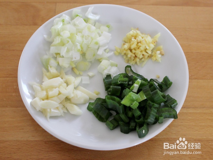 西兰花炒鸡丁的做法，西兰花炒鸡丁怎么做好吃