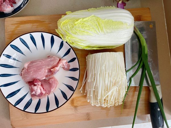 蒜蓉娃娃菜金针菇肉卷