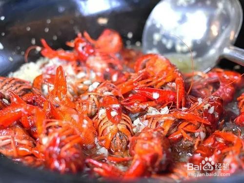小龙虾炒多久才熟
