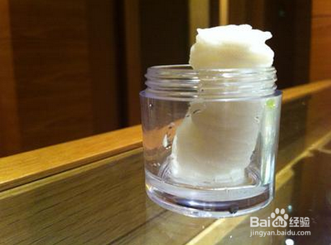 应对秋季肌肤干燥,矿泉水巧护肤,省钱安全!