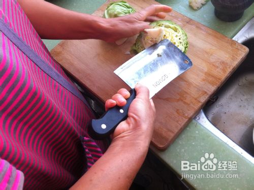 #我的拿手菜#教你烹饪美味的肉丝炒卷心菜